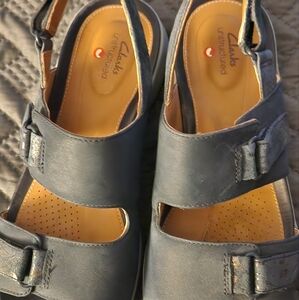 Clarks sandals size 8 blue